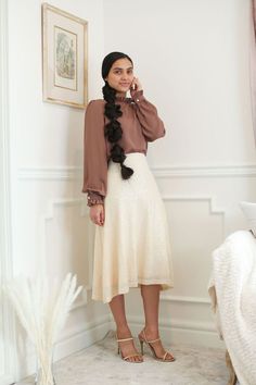 Modest Celebrity Fashion, Modest Shirt And Skirt Outfit, Modest Dresses For Church Elegant, Youthful Modest Outfits, Winter Modest Dresses, Christmas Outfit Modest, Modest Fashion Women, Modern Modesty Outfits, Jw Outfits Modest Clothing