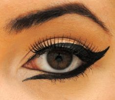 Bodypainting, Egyptian Eye Makeup, Making Eyes Look Bigger, Dramatic Eyeliner, Khol Eyeliner, Egyptian Eye, Perfect Cat Eye, Beauty Make-up, Makeup Tutorial Eyeliner