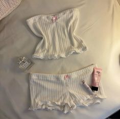 Night Pyjamas Aesthetic, Coquette Two Piece Set, Coquette Pyjama, Pjs Coquette, Coquette Sleepwear, Coquette Shorts, Casual Home Outfits, Coquette White, Coquette Clothes