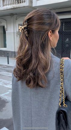 Brown Hair Color Chart, Kadeřnické Trendy, Fall Hair Color Trends, Brown Hair Looks, Fall Hair Cuts, Brown Hair Inspo, Brunette Balayage, Brunette Hair With Highlights, Hair Color Chart