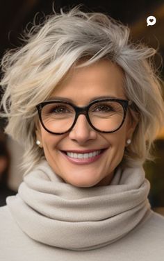 Shoulder Length Hair With Layers Over 50, Hairstyles Short Thick Hair, Middle Age Hairstyles, Womens Short Haircut, Short Hair Over 50, Medium Shaggy Haircuts, Kadeřnické Trendy, Old Hairstyles, Chin Length Hair