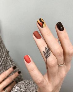 Pinterest: greeniexo💕 Bohol, Cute Finger Tattoos, Tato Henna, Unghie Sfumate, Story Cover, Winter Nail Designs, Art Story, Cat Kuku, 문신 디자인