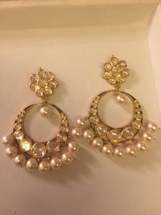 Chand Balas in gold and polki. Perhiasan India, Round Diamond Earrings, Polki Earrings, Wedding Jewellery Collection, India Jewelry, Bridal Jewellery Indian, Jewelry Design Earrings, Gold Earrings Designs, Gold Jewelry Indian
