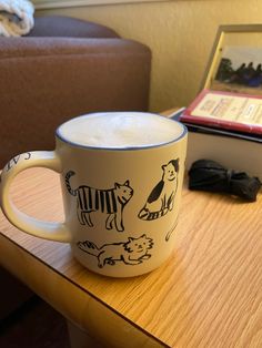 black and white cat mug from target Target Mug, Pottery Painting Cat, Art Hobbies, Cute Cups, Cool Mugs, Cat Coffee, Cat Mug