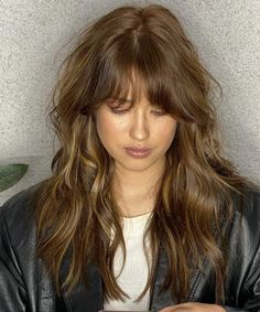 Curtain Bangs 70s Hair Shag, Long Shag Fringe, Black With Copper Hair, Stevie Nicks Bangs, Retro Bangs Long Hair, Shaggy Hair With Fringe, Oval Face Fringe, French Bangs Wavy Hair, Stevie Nicks Hair Inspiration