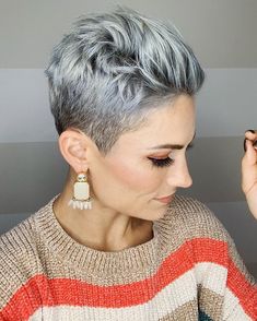 Bright Hair, Make Up Tricks, Haircuts Women, Hair Styels, Going Grey, Fancy Hair, Faux Hawk