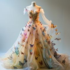 Haute Couture, Enchanted Forest Dresses Prom, Extravagant Flower Dress, Butterfly Fantasy Dress, Mother Nature Fashion, Butterfly Dress Sketch, Met Gala Outfits Ideas 2024, Butterfly Aesthetic Outfit, Flower Theme Dress