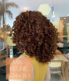 Curly Hair With Copper Highlights, Short Curly Copper Hair, Pelo Color Caoba, Copper Highlights On Brown Hair, Cherry Coke Hair, Hair Color Cherry Coke, Cherry Brown Hair, Copper Brown Hair, Wow Hair Products