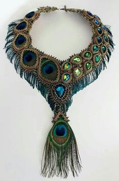 Peacock Feathers, Feather Collar, Peacock Jewelry, Bijoux Art Nouveau, Peacock Colors, Motifs Perler, Bead Embroidery Jewelry, Embroidery Jewelry