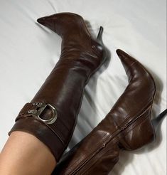 Brown Heels Outfit, Dior By John Galliano, D Logo, Stunning Shoes, Vintage Fall, Brown Heels