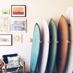 Surf House Decor Interior Design, Surfboard Storage, Surfboard Painting, Surf House Decor, Hangout Room