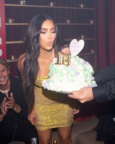 Couture, Haute Couture, Kendall And Kourtney, Kylie Jenner Birthday, Kardashian Birthdays, Teenage Birthday Party, Sweet Sixteen Cakes, Estilo Cholo