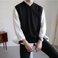 V Neck Sweater Men, Mens Sweater Vest, Mens Fall Outfits, Pullover Vest, Sweater Vest Mens, Streetwear Jeans, Sleeveless Sweater Vest, Vest Men, Cozy Tops