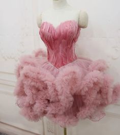 Unique Homcoming Dresses, Short Train Dress, Unquie Homecoming Dresses, Euphoria Inspired Homecoming Dresses, Homecoming Dresses Pink Short, Stunning Homecoming Dresses, Short Md Dresses, Extra Mini Dress, Mini Fluffy Dress