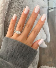 Gel Nails For Engagement, Wedding Nails 2023 Bride, White Coffin Acrylic Nails Short, Classy Nails For Wedding, Square Cream Nails, Spring Engagement Nails, Cute Squoval Nails, Bride Nails 2023, Wedding Nails For Bride 2023