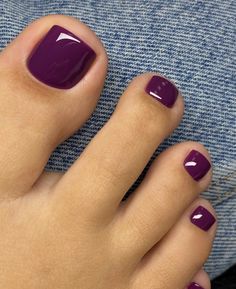 Explore the Top 36 Fall Toe Nail Colors of 2024 – Trendy Pedicure Inspirations - divagaze.com Pedicure For Olive Skin, Plum Pedicure Toenails, Fall Wedding Pedicure, Fall Colors Pedicure, Mani Pedi Combos For Fall, Pedicure Nail Colors Summer 2024, Fall Inspired Toenails, Top Pedicure Colors Summer 2024, September Toenails Color