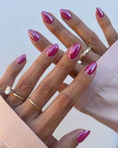 Pink chrome nails. Gel Nail Designs, Crome Nails, Pink Chrome Nails, Smink Inspiration, Summery Nails, Short Acrylic Nails Designs, Cat Kuku, Oval Nails