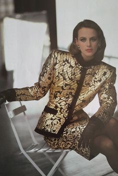 Oscar De La Renta, Winter Glamour, Yves Saint Laurent Couture, Disco 70s, Yves Saint Laurent Paris, Arthur Elgort, Quilted Clothing, High Fashion Couture, Haute Couture Details