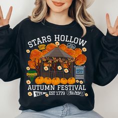 Stars Hollow Shirt, Stars Hollow Autumn, Shifting Closet, Gilmore Girl, Comfort Clothes, Autumn Festival, Stars Hollow, Room Stuff, Fall Fits