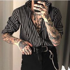 Edgy Outfits, Grunge Wardrobe, Mode Grunge, Tattoo Hand, Look Man, Androgynous Fashion, Mode Inspo, Character Outfits, Dress Code