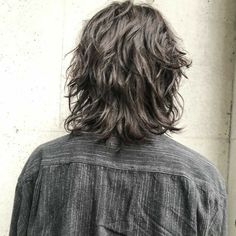 Shag Mullet Back View, Wavey Hair Styles Long Men, Shaggy Haircuts Long Hair Bangs, Grunge Shag Haircut Medium, Soft Mullet For Women, Razor Layered Haircuts Medium, Shag Back View, Mens Long Layered Hair, Corky Haircut