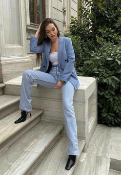 Summer Outfits, Casual Chic, Action Verbs, Blazer Outfit, Outfits Invierno, Blazer Outfits, Blue Jacket, Soft Blue, Fashion Inspo Outfits