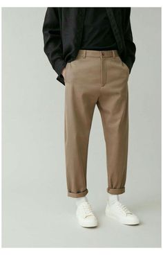 Men Casual Elegant Outfit, Men Beige Pants Outfit, Beige Trousers Outfit Men, Beige Pants Outfit Men, Beige Trousers Outfit, Trousers Outfit Men, Beige Hose, Tapered Chinos, Beige Trousers