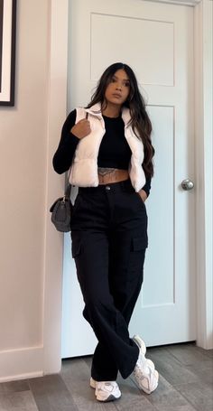 Cropped Black Long Sleeve Outfit, Cargo And Vest Outfit, Cream Cropped Puffer Vest, Puffer Vest And Cargo Pants Outfit, New Balance With Cargo Pants, Outfits With A White Vest, Seattle Date Night Outfit, Long Sleeve With Vest Outfit, Long Hair Outfits Casual