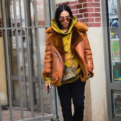 Transitional style 2.0. Layered Outfits Winter, Layered Winter Outfits, Layered Outfits, Winter Outfits Warm, Decor Ikea, Street Style Edgy, Outerwear Fashion, Layering Outfits, Winter Fits