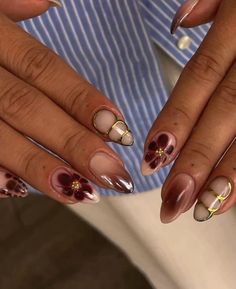 Japanese Gel X Nails, Nail Ideas April, Gel Manicure Aesthetic, Golden Sun Nails, Almond Blooming Gel Nails, Virgo Aesthetic Nails, Nail Ideas With Jewels, Almond Nails Graduation, Cute Spring Nails Almond