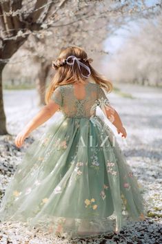 Sage Green Floral Embroidered Tulle Flower Girl Dress Easter - Etsy Green Flower Girl Dresses, Dresses With Appliques, Long Flower Girl Dresses, Tulle Flower Girl Dress, Sage Green Floral, Girls Easter Dresses, Green Cap, Tulle Flower Girl, Lace Flower Girls