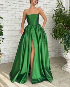 Forest Green Taffeta Gown - Teuta Matoshi Teuta Matoshi Gown, Different Prom Dresses, Teuta Matoshi Dresses, Wedding Dress Shawl, Tafetta Dress, Teuta Matoshi, Taffeta Gown, Deep In The Woods, Blush Prom Dress