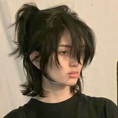 Hairstyles Ulzzang, Korean Pixie, Pop Hairstyles, Rambut Emo, Bangs Undercut, Block Haircut, Korean Bob, Shaggy Cut, Korean Perm