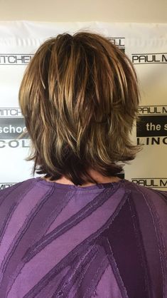 Chin Length Haircuts For Thick Hair, Hair Cuts For Over 50, Feathered Hair Cut, Hair Stles, Grey Hair Care, Medium Hair Styles For Women, Layered Haircuts For Medium Hair, Gorgeous Gray Hair, Old Hairstyles