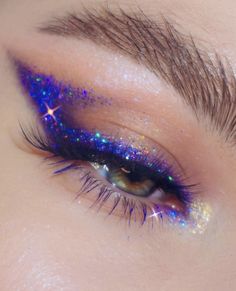 Спонж Beauty Blender, Maquillage On Fleek, Cute Eye Makeup, Graphic Makeup, Rave Makeup, Dope Makeup, Eye Makeup Designs, Colorful Eye Makeup, Creative Eye Makeup