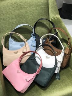 Trendy Handbags 2022, Prada Bags Aesthetic, Vintage Bags Aesthetic, Taschen Aesthetic, Aesthetic Bags Handbags, Trendy Bags 2022, Accesories Aesthetic