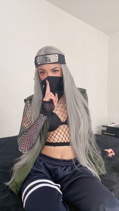 Naruto kakashi kakashicosplay cosplay kawaii shippuden gara orochimaru cosplay girl gamer Akatsuki Rave Outfit, Kakashi Halloween Costume, Itachi Halloween Costume, Naruto Rave Outfit, Naruto Costume Ideas, Female Naruto Cosplay, Naruto Couples Costume, Female Kakashi Cosplay, Kakashi Outfit