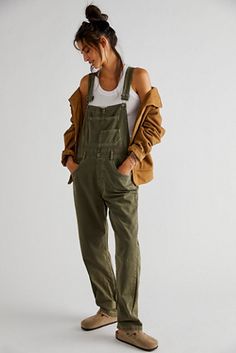 Ziggy Denim Overalls | Free People Green Overalls Outfits, Overalls Outfits, Green Overalls, Overalls Outfit, Overall Outfit, Salopette Jeans, Mode Chic, Mode Ootd, Overalls Women