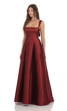 Square Neck Fit and Flare Maxi Dress in Maroon | LUCY IN THE SKY Red Silk Prom Dress, Dark Red Prom Dress, Dark Red Bridesmaid Dresses, Wine Red Prom Dress, Semi Formal Dresses Long, Maroon Prom Dress, Flare Maxi Dress, Top Prom Dresses, Elegant Red Dress
