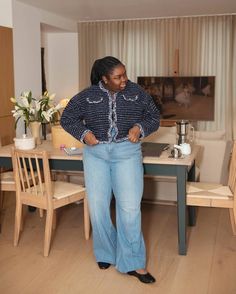 30 Chic Winter Outfit Ideas That Are Editor Approved | Who What Wear Light Blue Flared Jeans, Jeans Jacket Outfit, Blue Flared Jeans, Simple Outfit Ideas, Don't Know What To Wear, Silky Pants, Giving People, Platform Chelsea Boots, Chic Winter Outfits