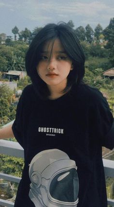 Fesyen Rambut Pendek, Short Hair For Chubby Faces, Tomboy Haircut, Ulzzang Short Hair, Short Hair Tomboy, Side Bangs Hairstyles, Hair Style Korea, Fesyen Rambut, Korean Short Hair