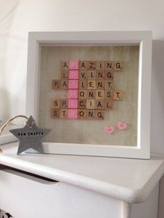 Mom Birthday Painting Ideas, Name Day Gift Ideas, Gift Ideas For Mom Birthday, Art Gifts For Mom, Scrabble Crafts, Diy Cadeau Noel, Mother Days, Diy Mother's Day Crafts, Presente Diy