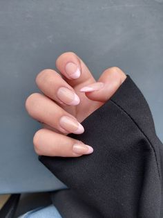 Almond Nails Pink Tip, Nails With Pink Dress, Pink Almond French Nails, Elegant Oval Nails, Baby Pink French Tip Nails, Light Pink French Tip Nails, French Tip Nails Almond, Fall Nails Ideas, Almond Nails Pink