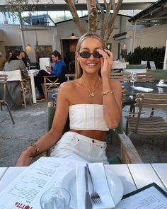 Expensive Vibe Outfits, Instagram Birthday Pictures Ideas, Trendy Ig Pics, Punts Cana Outfits, Casual Insta Pics, Dinner Pics Instagram, So Cal Style, Sunglasses Pictures, Summer Silk Dress