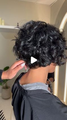 Kayla Simone on Instagram: "@dhw_experiencesalon signature waves for the win!!

Happy Sunday!! 

Products: @dhwhealthyhair" Short Curly Layered Bob, Curly Sew In Hairstyles, Bob Cut Styles, Curly Hair Sew In, Curly Sew In, Ethnic Hair, Short Box Braids Hairstyles, Layered Short, Short Box Braids