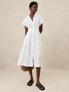 Poplin Tie-Waist Midi Dress | Banana Republic Factory Banana Republic Outfits, Stylish Business Casual, Red Linen Dress, Petite Midi Dress, Business Casual Summer, French Street Fashion, London Dress, Essential Dress, Business Casual Dresses