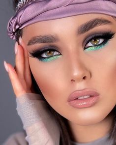 Mint Makeup Looks, Mint Makeup, Boho Makeup, Prom Eye Makeup, Formal Makeup, Minty Fresh, Beautiful Eye Makeup