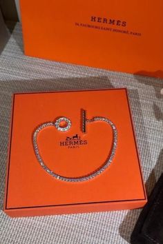 خواتم خطوبة, Organizator Grafic, قلادات متدلية, Gelang Manik-manik, Expensive Jewelry Luxury, Luxe Jewelry, Jewelry Accessories Ideas, Orange Aesthetic, Dope Jewelry