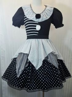 VK Freakshow Babydoll Monochrome Lolita Clown Halloween - Etsy Black Clown Costume Women, Cute Clown Dress, Clown Dress Aesthetic, Goth Clown Outfit, Clown Skirt, Cute Clown Costume, Clown Halloween Costume, Clown Costume Women, Bell Costume