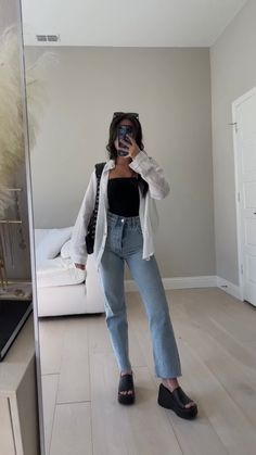 Rockstar Girl, Platform Sandals Outfit, Casual Brunch Outfit, Today Outfit, Thrifted Outfits, Spring Fits, Thrift Fashion, Brunch Outfit, Cute Simple Outfits